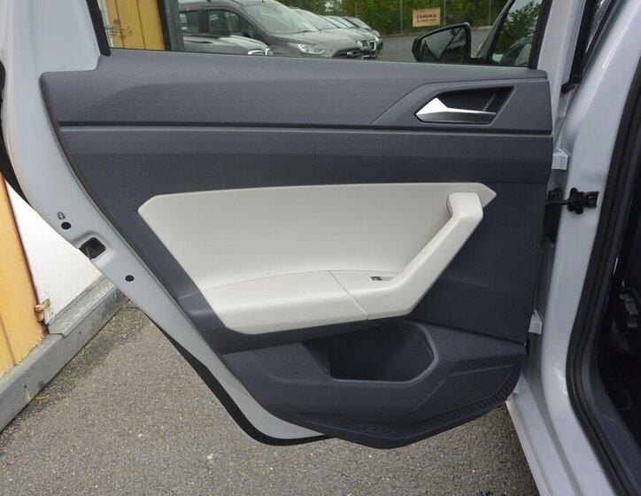 Volkswagen Polo Hatchback 999,0 70 kw
