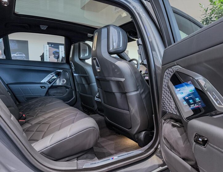 BMW Řada 7 Sedan / Limuzína 3,0 l 420 kw