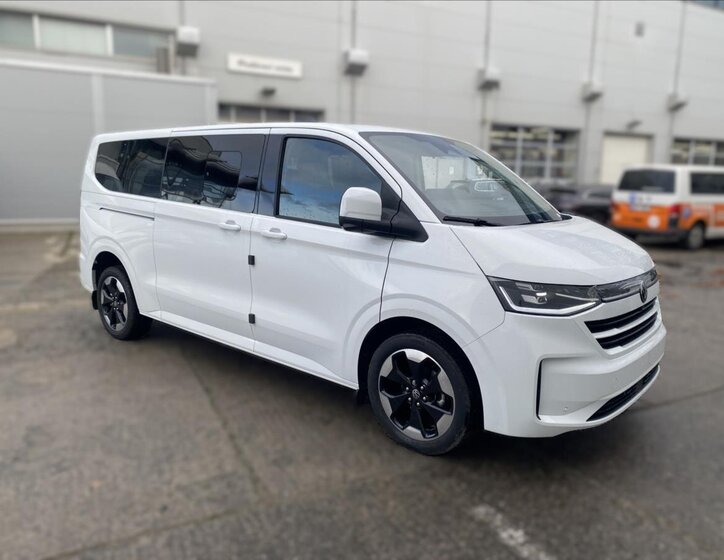 Volkswagen Caravelle 2