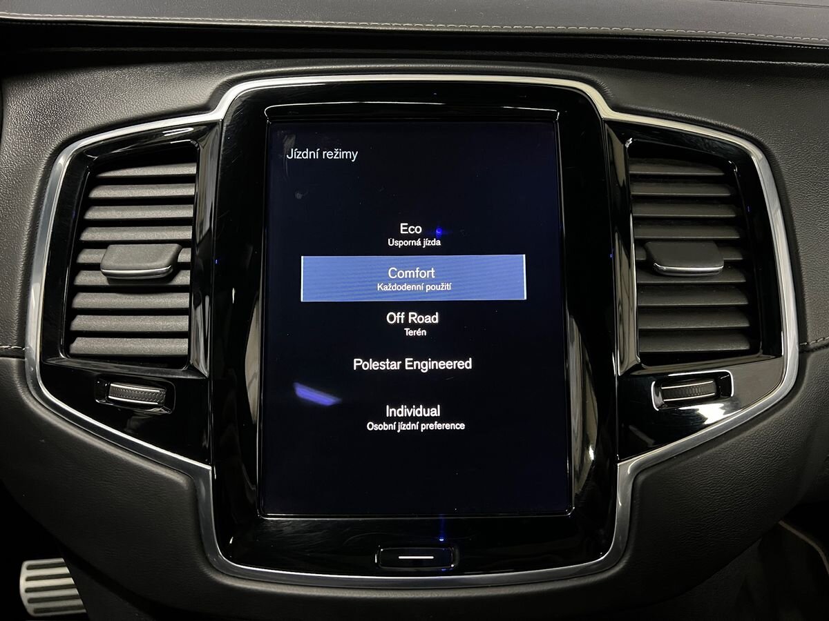 Volvo XC90 SUV / Terénní 2,0 l 177 kw