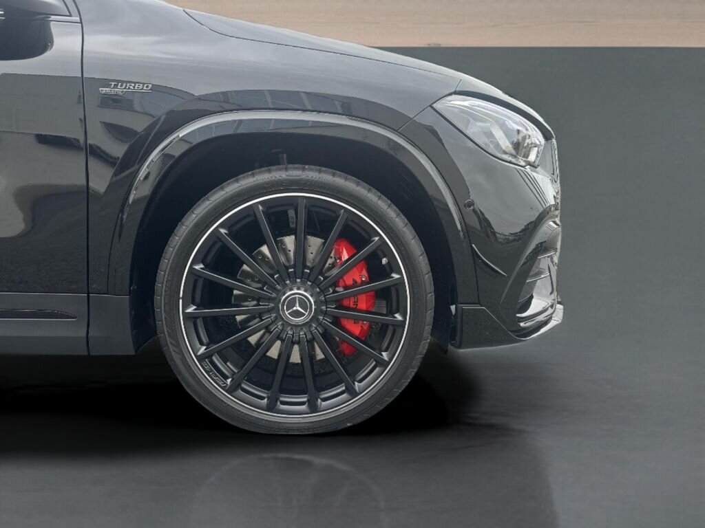 Mercedes-Benz GLA SUV / Terénní 2,0 l 235 kw