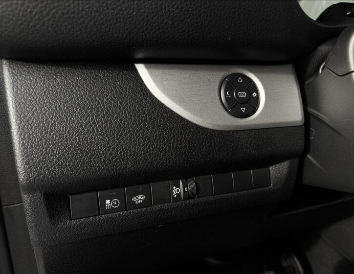 Peugeot Traveller 28