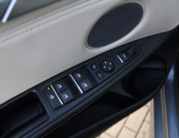 BMW X5 SUV 3,0 l 230 kw