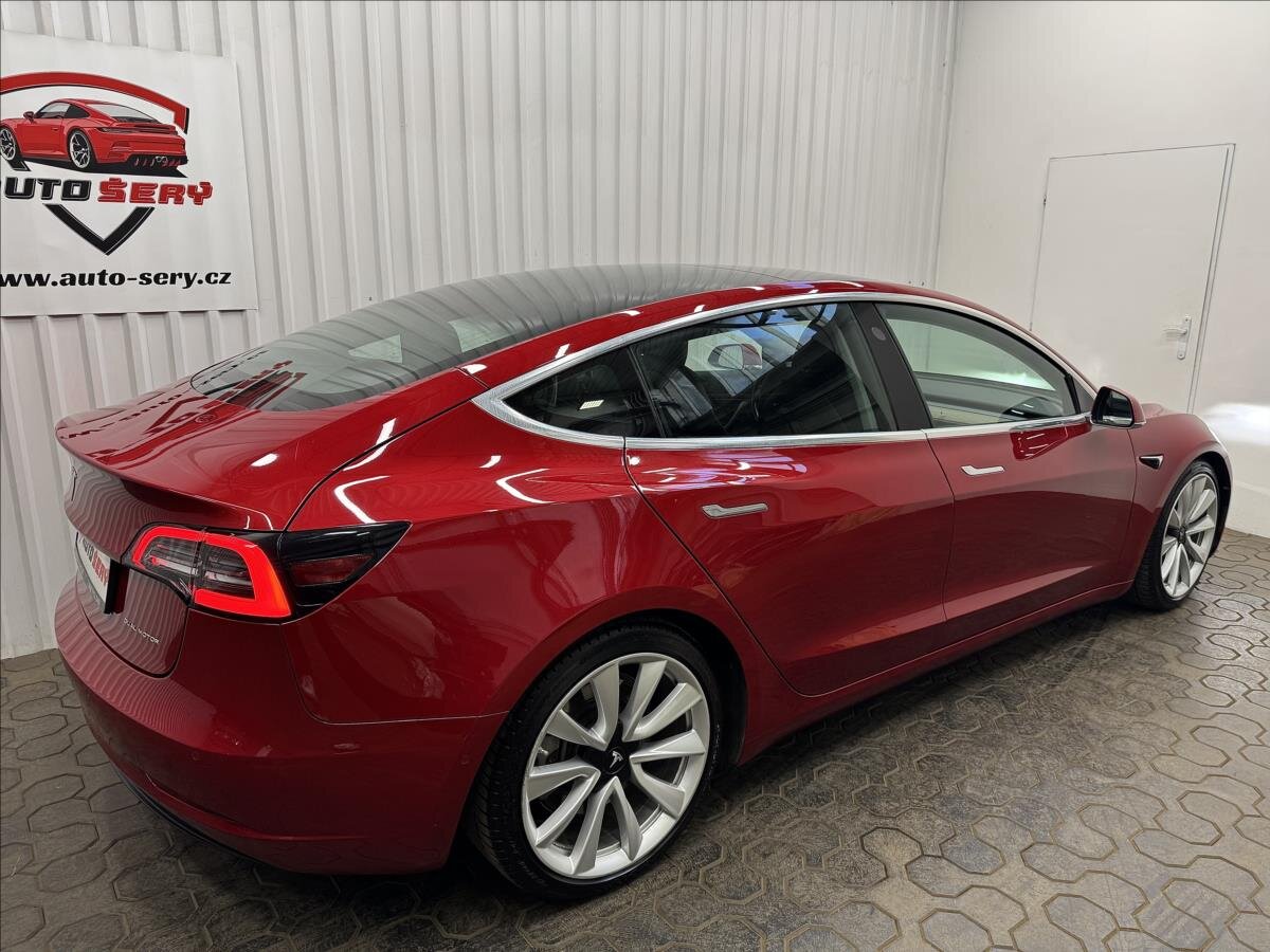 Tesla Model 3 Liftback 0,0 324 kw