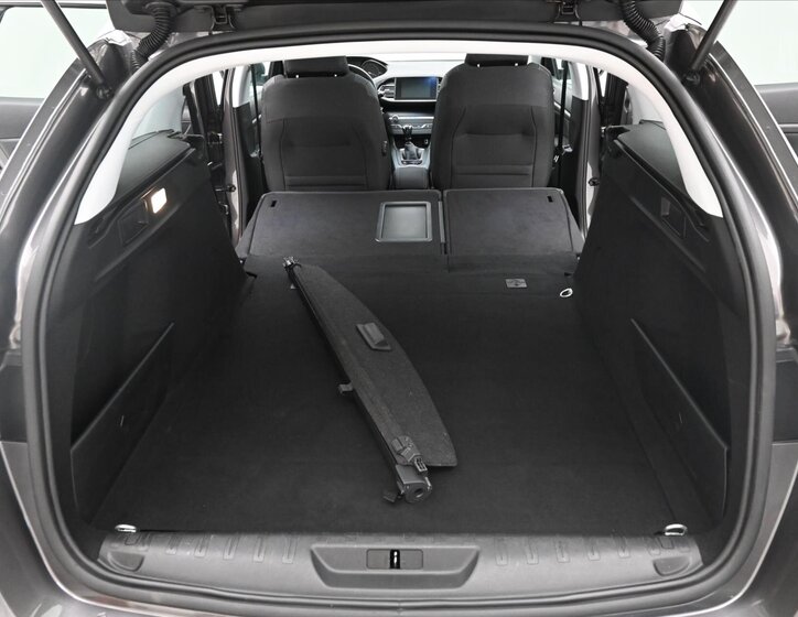 Peugeot 308 Kombi 1,5 l 96 kw