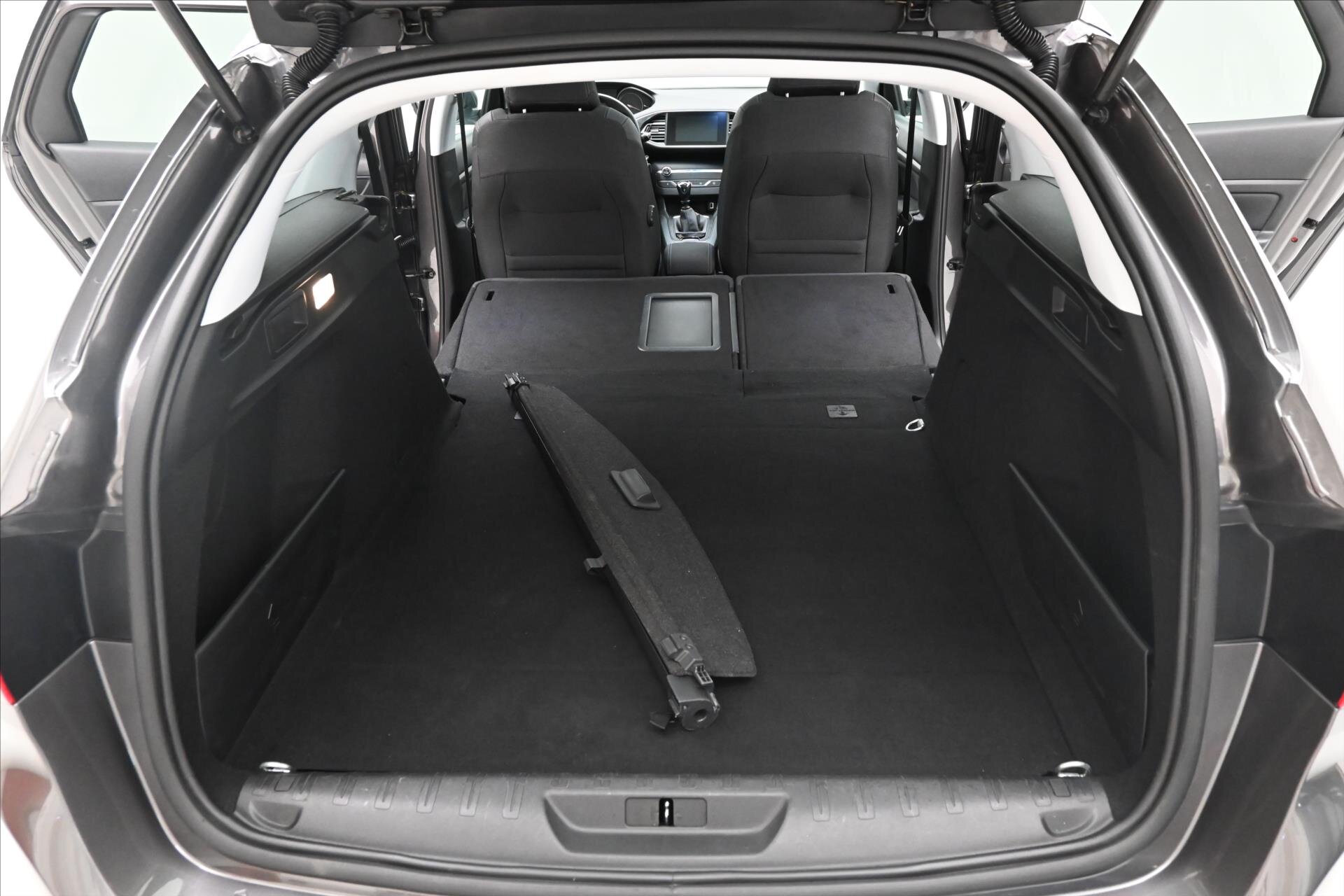 Peugeot 308 Kombi 1,5 l 96 kw