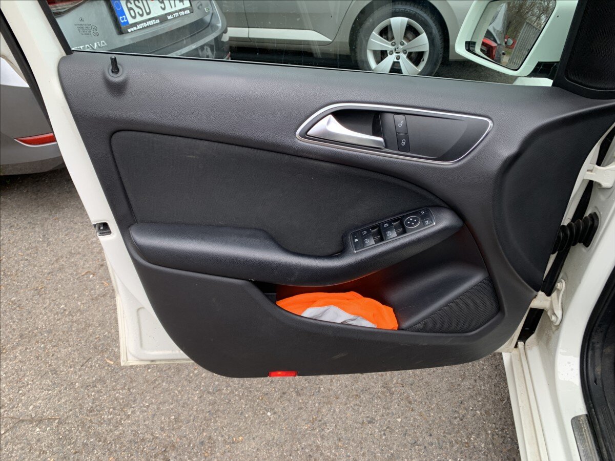 Mercedes-Benz Třídy B Hatchback 1,6 l 90 kw