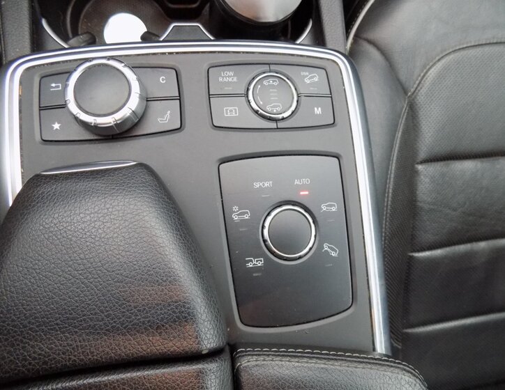 Mercedes-Benz GL SUV 4,7 l 320 kw