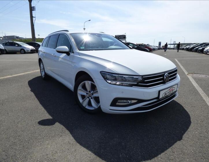 Volkswagen Passat 1