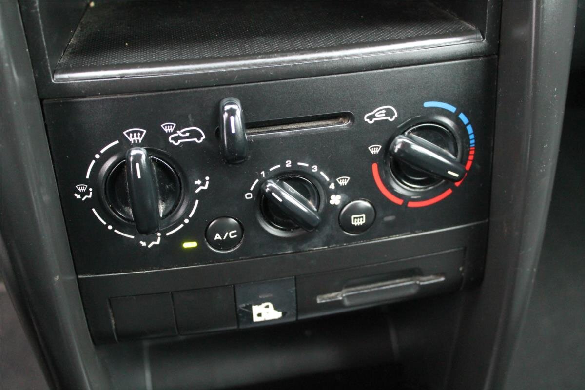 Peugeot 207 Kombi 1,4 l 54 kw