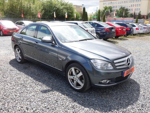 Mercedes-Benz Třídy C Sedan / Limuzína 3,0 l 165 kw