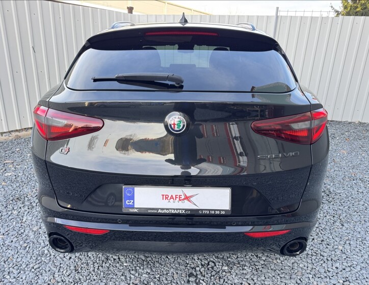 Alfa Romeo Stelvio 11