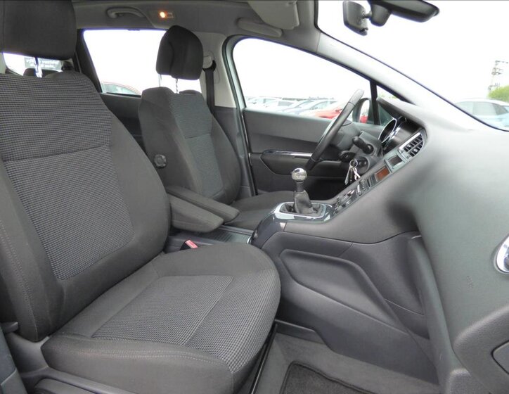 Peugeot 5008 MPV 1,6 l 88 kw