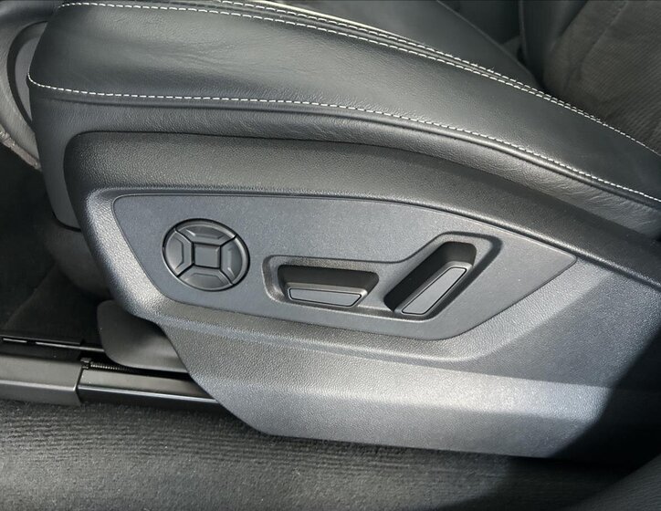 Audi Q8 SUV / Terénní 3,0 l 250 kw