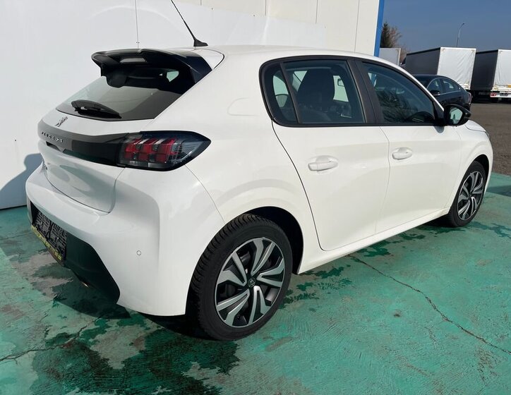 Peugeot 208 Hatchback 1,2 l 74 kw