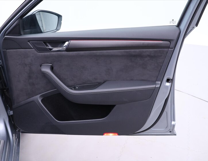 Škoda Superb Liftback 2,0 l 147 kw