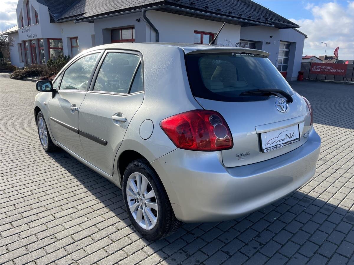 Toyota Auris Hatchback 2,0 l 93 kw