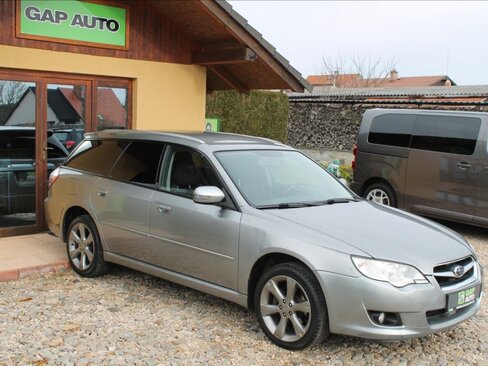 Subaru Legacy Kombi 2,0 l 121 kw