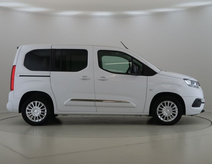 Toyota ProAce Kombi 1,5 l 96 kw
