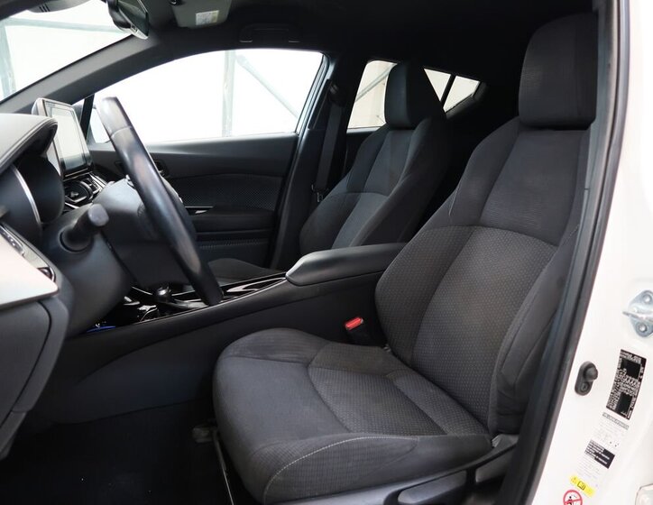 Toyota C-HR SUV 1,8 l 72 kw