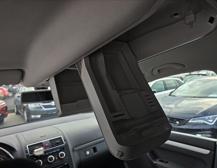 Volkswagen Touran 26