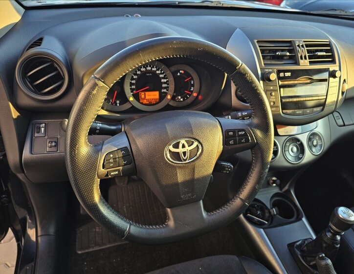 Toyota RAV4 Kombi 2,2 l 110 kw