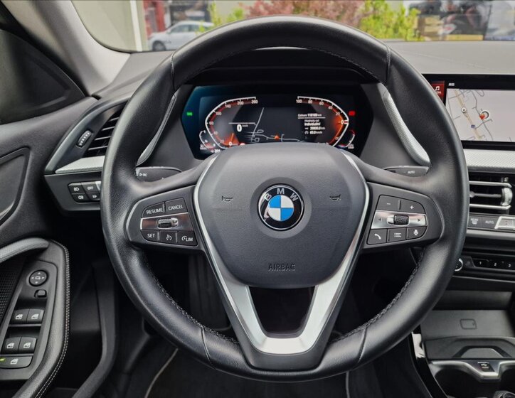 BMW Řada 2 Sedan / Limuzína 2,0 l 110 kw