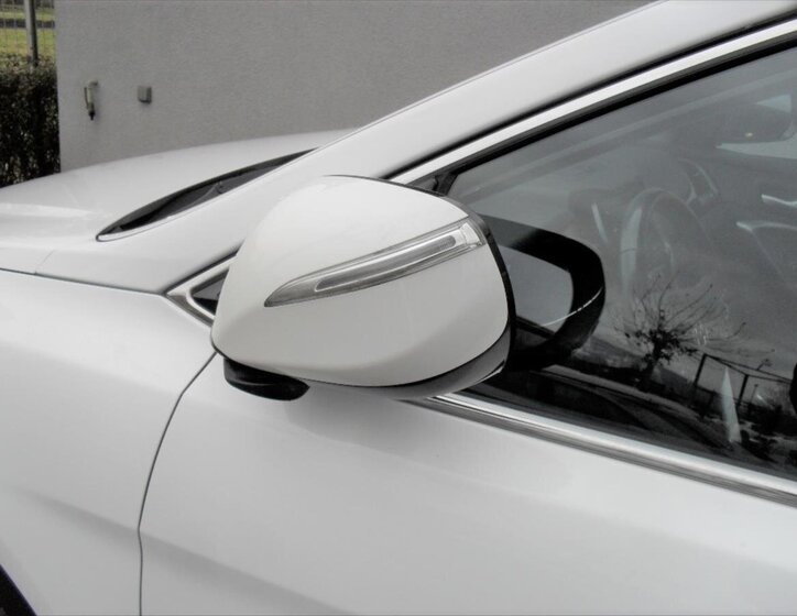 Hyundai Santa Fe SUV / Terénní 2,2 l 145 kw