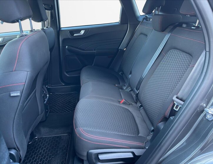 Ford Kuga SUV / Terénní 2,5 l 134 kw