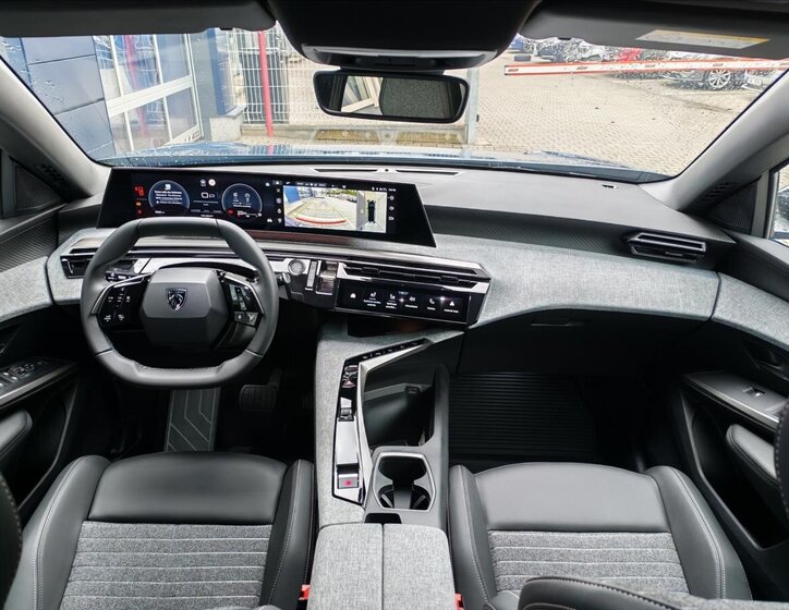 Peugeot 3008 SUV / Terénní 1,2 l 107 kw