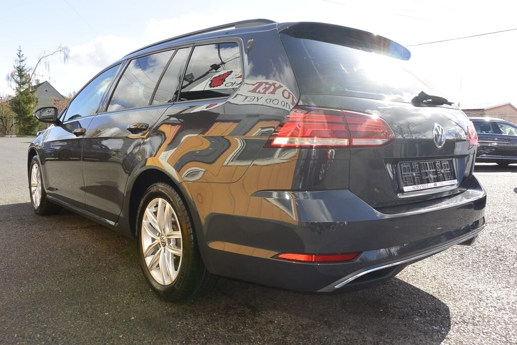 Volkswagen Golf Kombi 2,0 l 110 kw