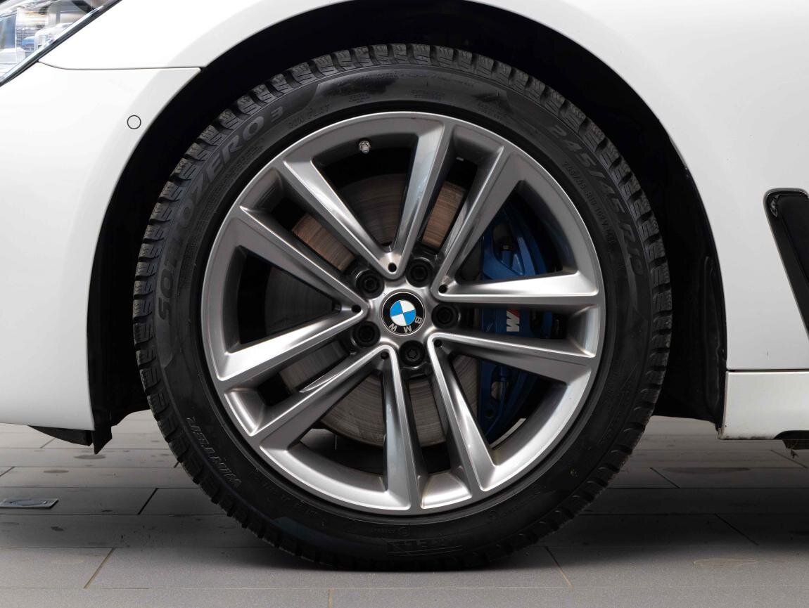 BMW Řada 7 Sedan 4,4 l 330 kw