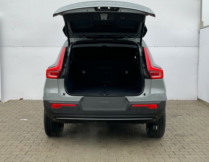 Volvo XC40 8