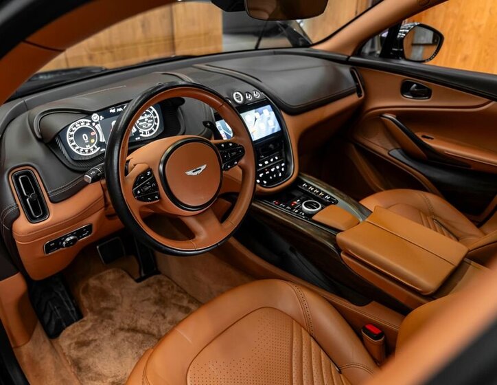 Aston Martin Ostatní SUV 4,0 l 405 kw