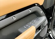 Land Rover Defender SUV / Terénní 5,0 l 313 kw