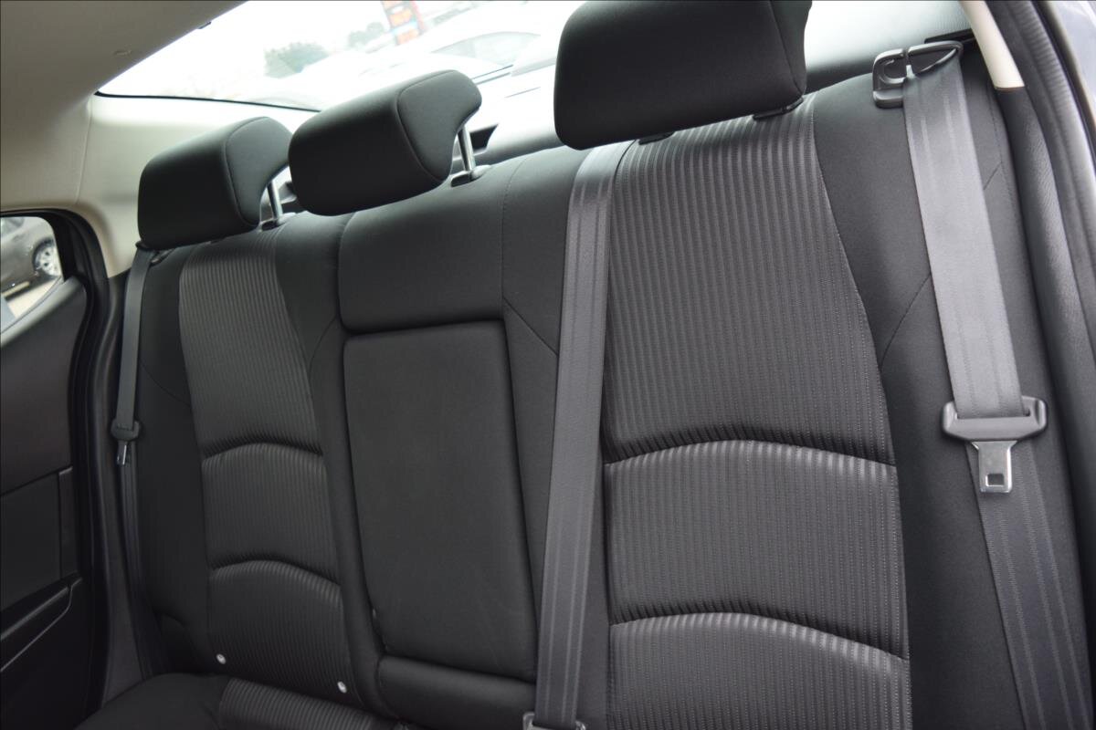 Mazda 3 Sedan 1,5 l 74 kw