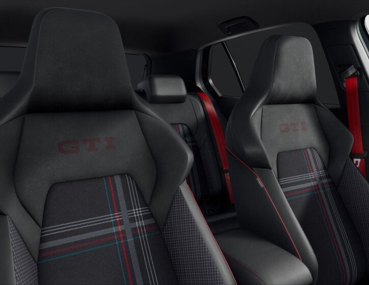 Volkswagen Golf Hatchback 0,0 239 kw