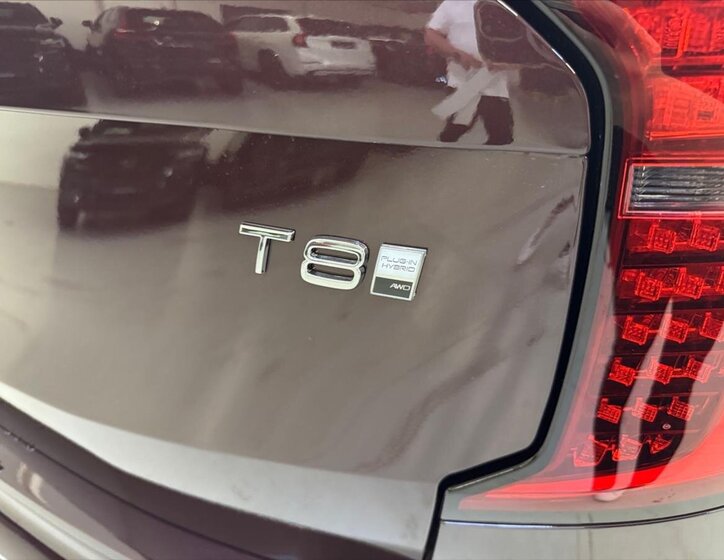 Volvo XC90 SUV 2,0 l 335 kw