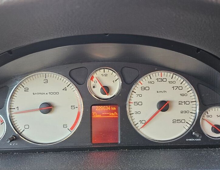 Peugeot 407 Sedan 2,0 l 100 kw