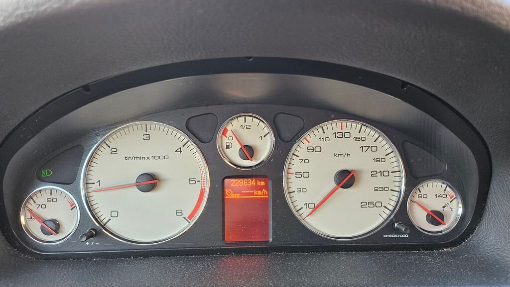 Peugeot 407 Sedan 2,0 l 100 kw