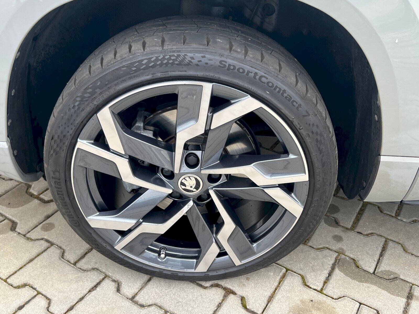 Škoda Karoq SUV / Terénní 1,5 l 110 kw