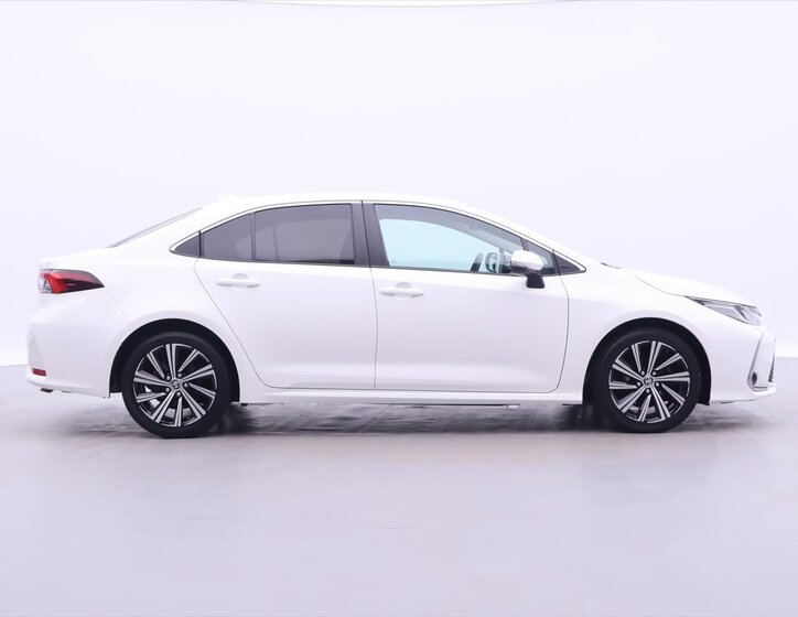 Toyota Corolla Sedan / Limuzína 1,5 l 92 kw