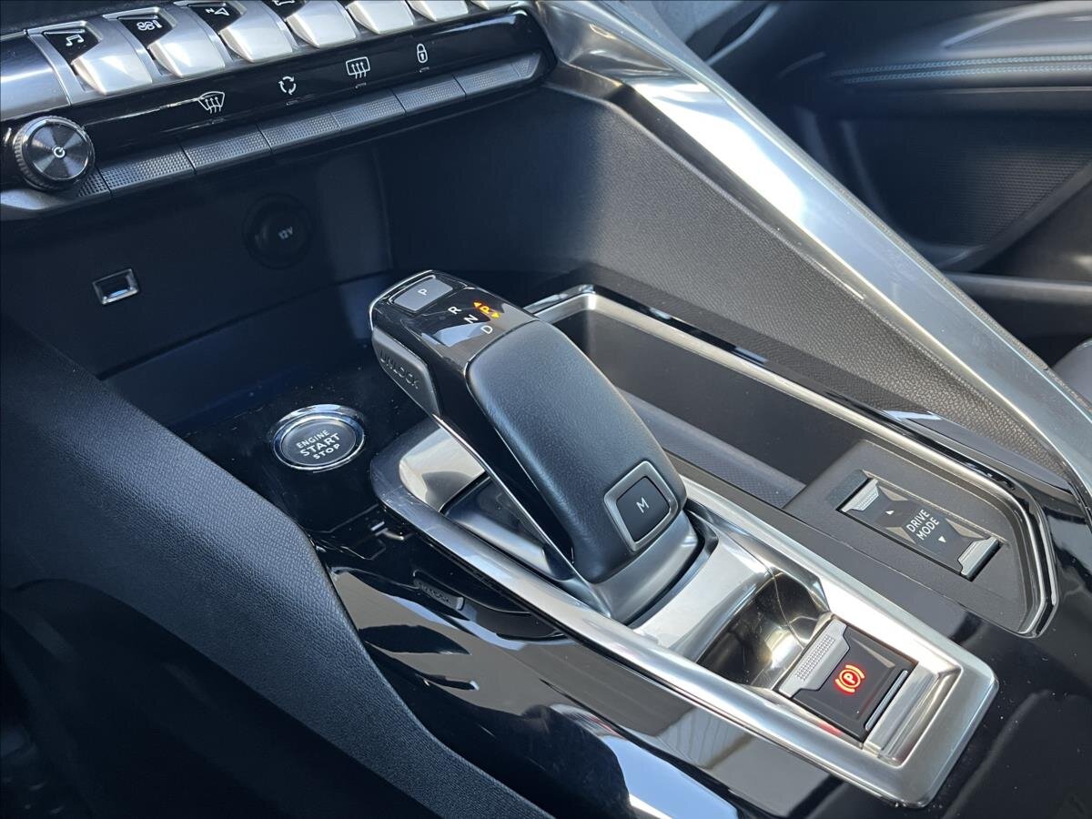 Peugeot 3008 SUV / Terénní 1,5 l 96 kw