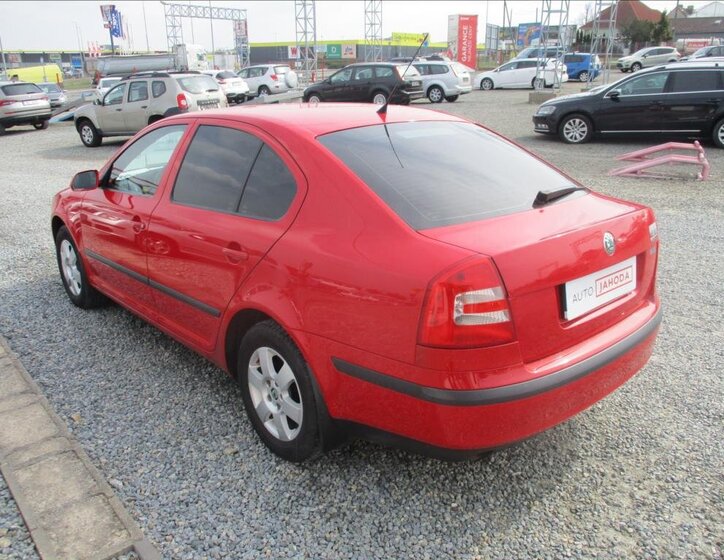 Škoda Octavia Sedan / Limuzína 1,6 l 75 kw