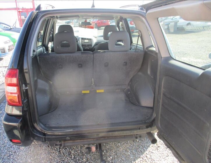 Toyota RAV4 SUV 2,0 l 85 kw