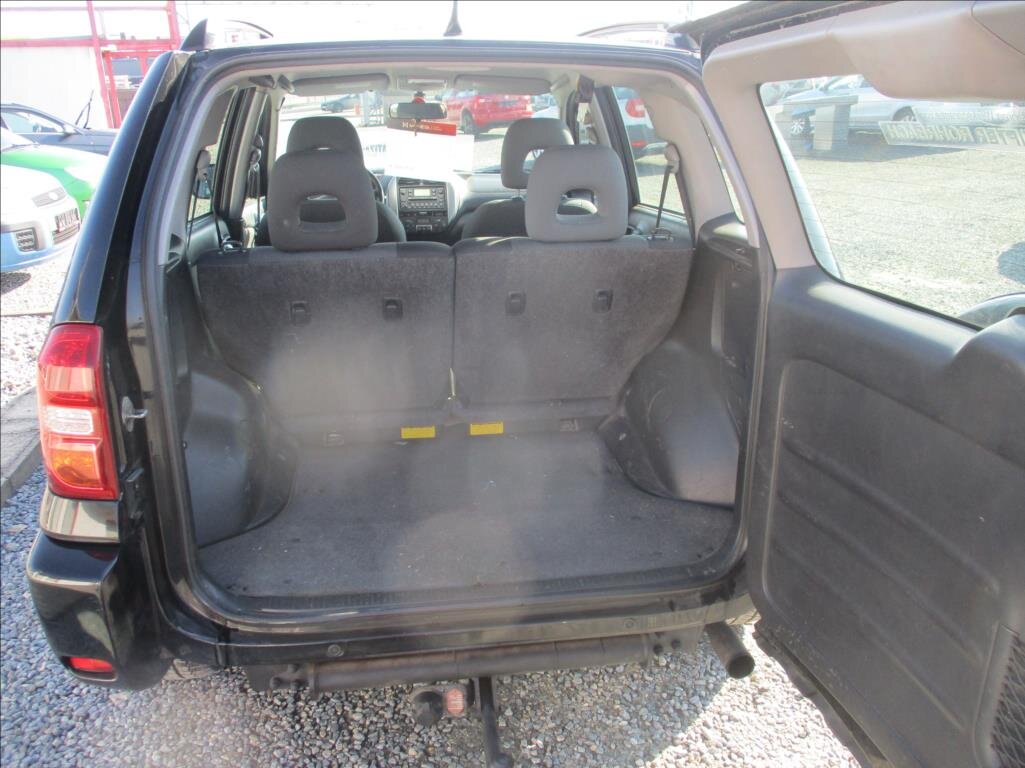 Toyota RAV4 SUV 2,0 l 85 kw