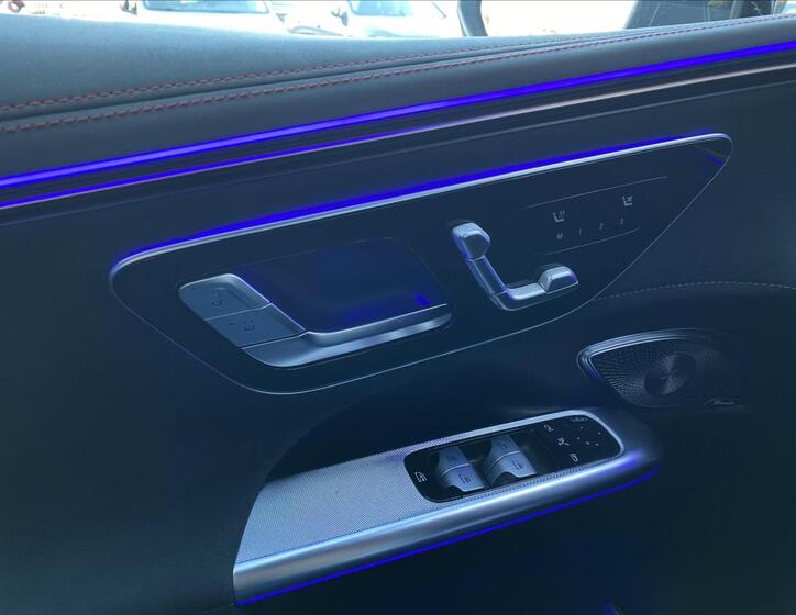 Mercedes-Benz EQE 18