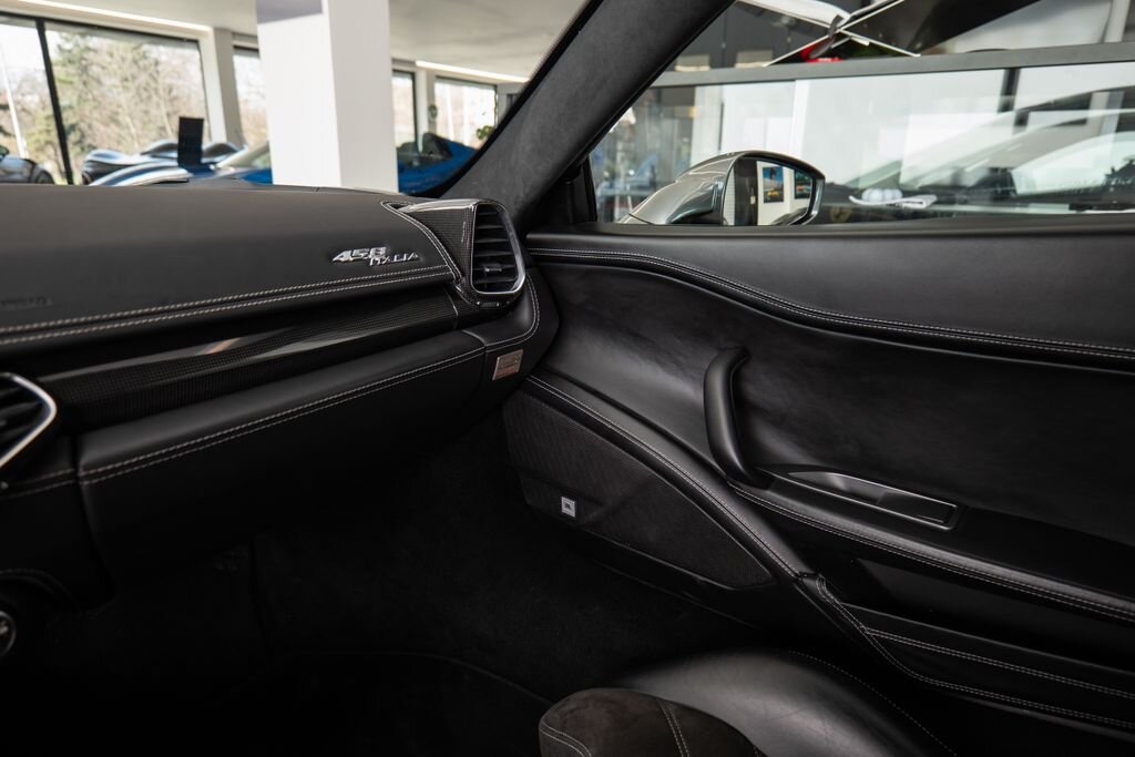 Ferrari 458 Kupé 4,5 l 416 kw