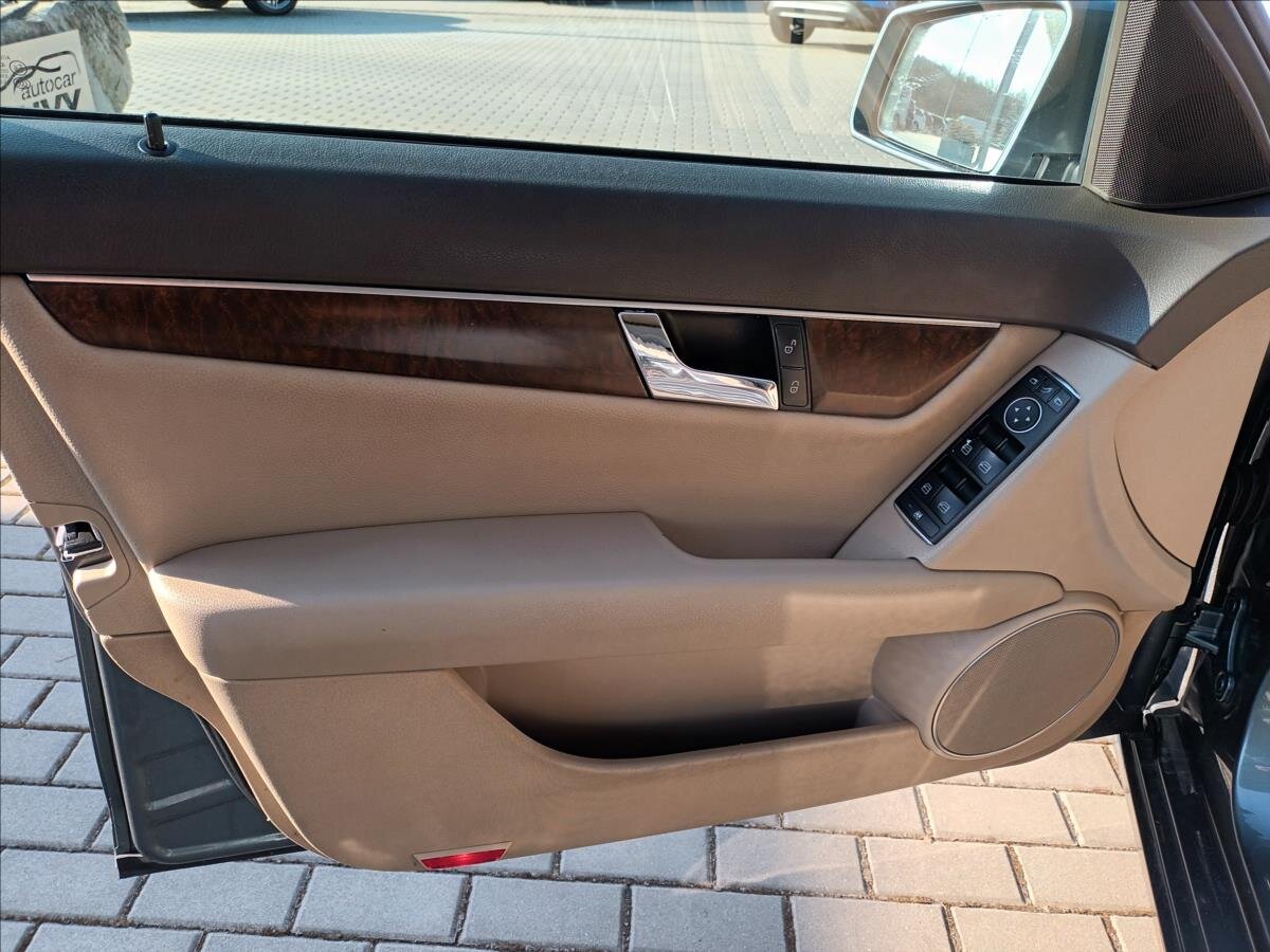 Mercedes-Benz Třídy C Kombi 2,1 l 100 kw