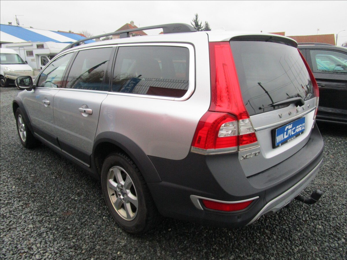 Volvo XC70 Kombi 2,4 l 158 kw